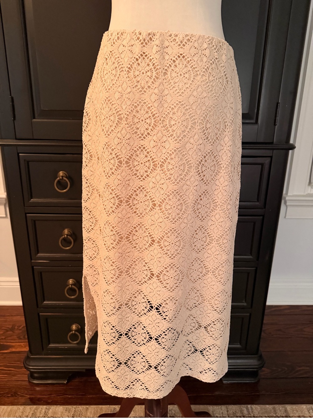 Vince Camuto Beige Crochet Lace Midi Skirt